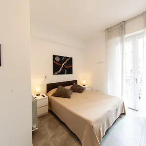 https://holidays-123.hotelitalianriviera.com