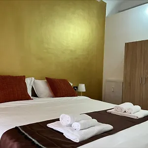 https://genova-gold-rooms.hotelitalianriviera.com